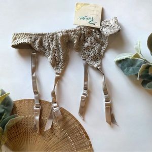 Vintage Parisa Lace Knit Garter Belt